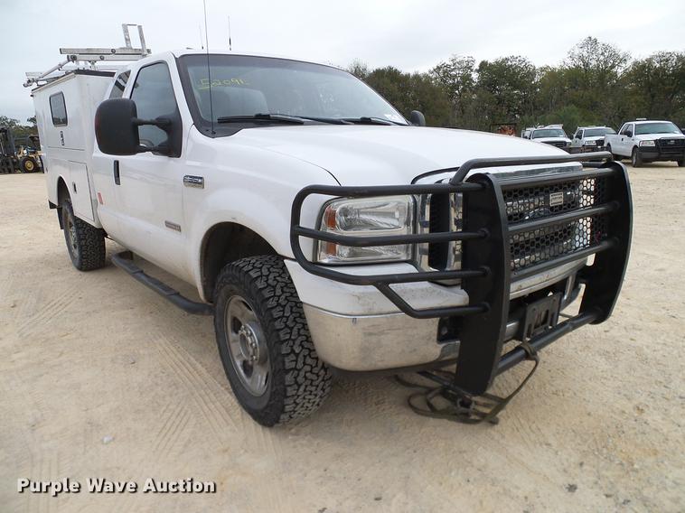 image for item DC2210 2007 Ford F350 Super Duty SuperCab utility bed pickup truck