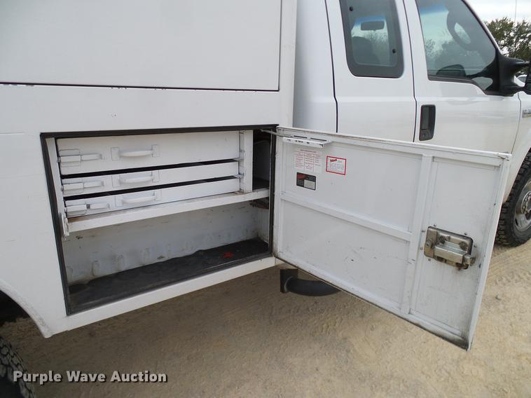 image for item DC2210 2007 Ford F350 Super Duty SuperCab utility bed pickup truck