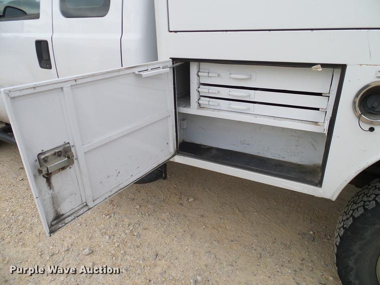 image for item DC2210 2007 Ford F350 Super Duty SuperCab utility bed pickup truck