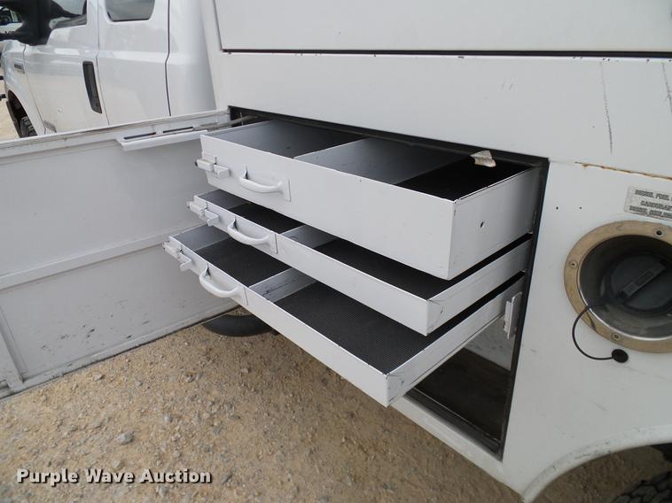 image for item DC2210 2007 Ford F350 Super Duty SuperCab utility bed pickup truck