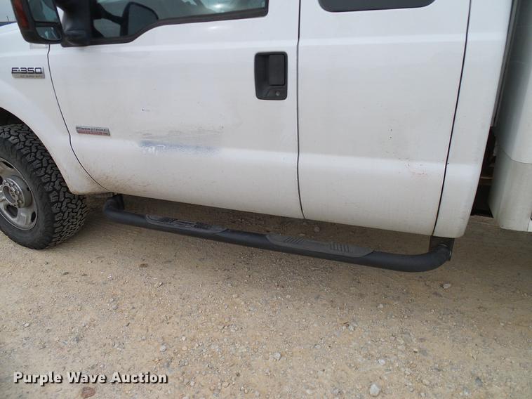 image for item DC2210 2007 Ford F350 Super Duty SuperCab utility bed pickup truck