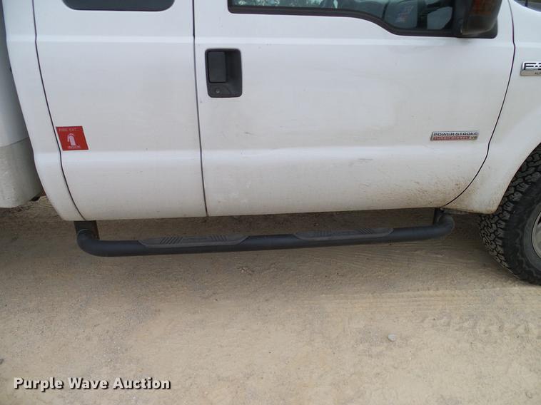 image for item DC2210 2007 Ford F350 Super Duty SuperCab utility bed pickup truck