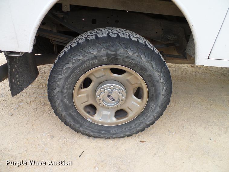 image for item DC2210 2007 Ford F350 Super Duty SuperCab utility bed pickup truck