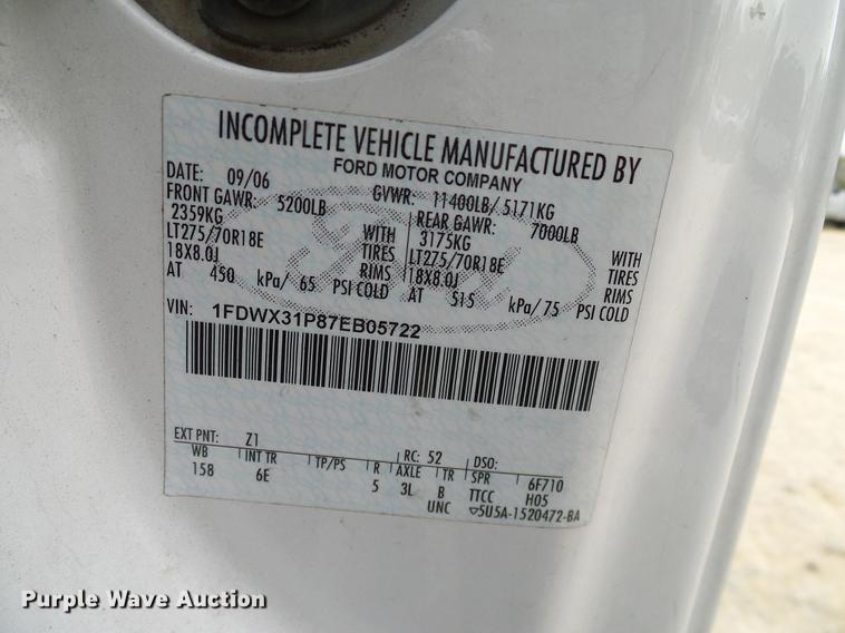 image for item DC2210 2007 Ford F350 Super Duty SuperCab utility bed pickup truck