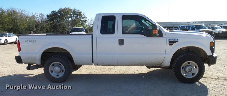 image for item DC2211 2008 Ford F250 Super Duty SuperCab pickup truck