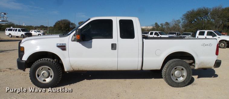 image for item DC2211 2008 Ford F250 Super Duty SuperCab pickup truck