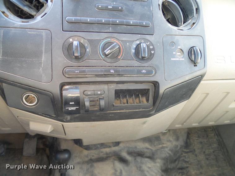 image for item DC2211 2008 Ford F250 Super Duty SuperCab pickup truck