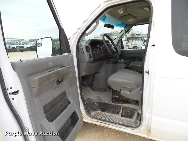 image for item DC2212 2011 Ford E350 Super Duty Extended van