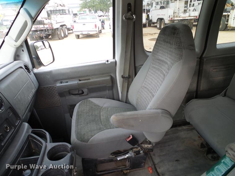 image for item DC2212 2011 Ford E350 Super Duty Extended van