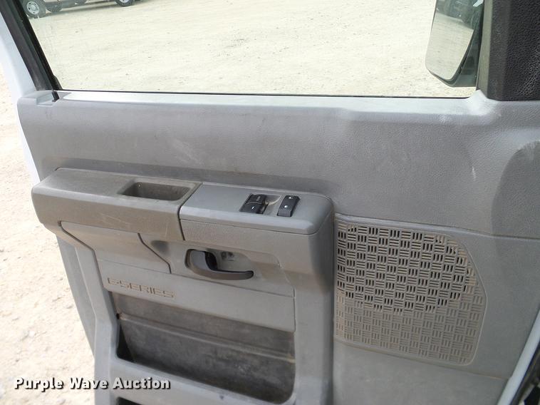 image for item DC2212 2011 Ford E350 Super Duty Extended van