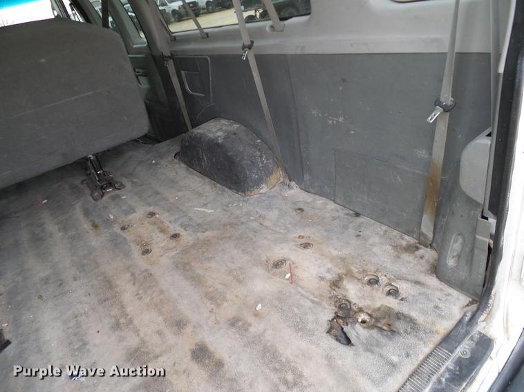 image for item DC2212 2011 Ford E350 Super Duty Extended van