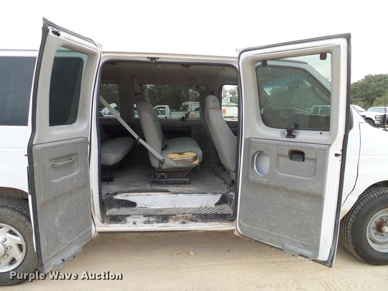 image for item DC2212 2011 Ford E350 Super Duty Extended van