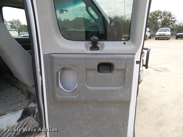 image for item DC2212 2011 Ford E350 Super Duty Extended van