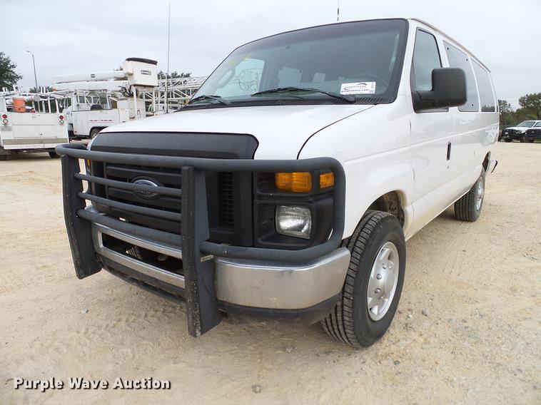 image for item DC2212 2011 Ford E350 Super Duty Extended van