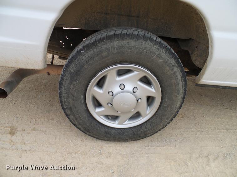image for item DC2212 2011 Ford E350 Super Duty Extended van