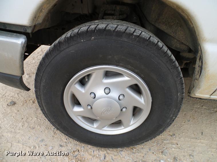 image for item DC2212 2011 Ford E350 Super Duty Extended van