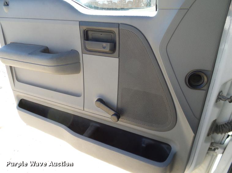 image for item DC2213 2007 Ford F150 SuperCab pickup truck