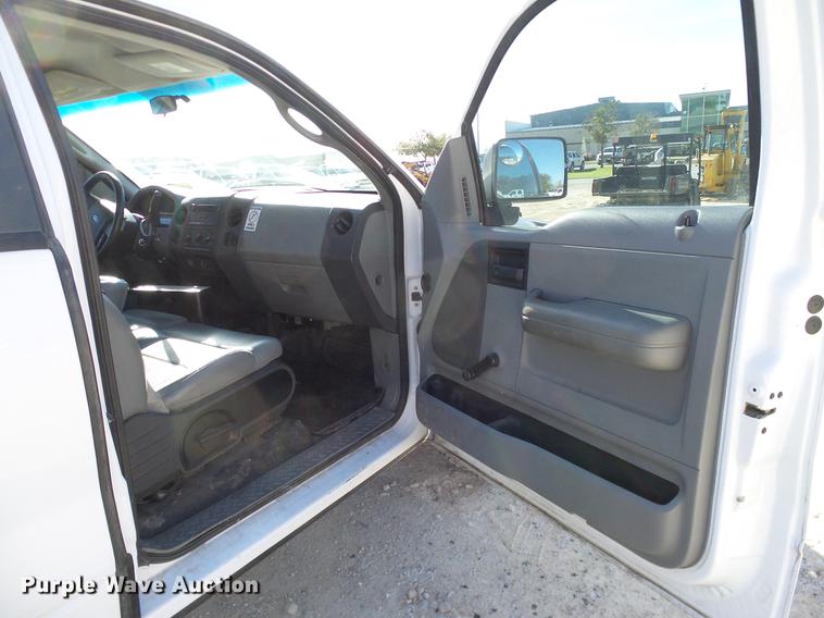 image for item DC2213 2007 Ford F150 SuperCab pickup truck