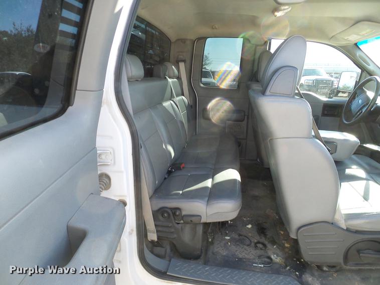 image for item DC2213 2007 Ford F150 SuperCab pickup truck