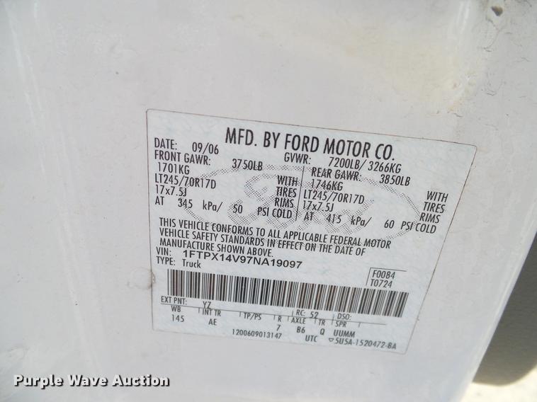 image for item DC2213 2007 Ford F150 SuperCab pickup truck