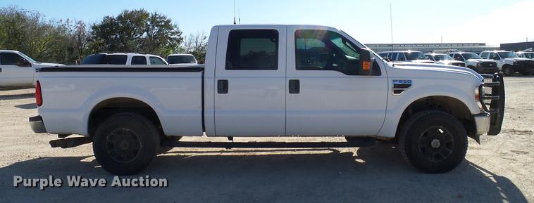 image for item DC2214 2009 Ford F250 Super Duty Crew Cab pickup truck
