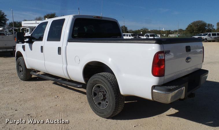 image for item DC2214 2009 Ford F250 Super Duty Crew Cab pickup truck