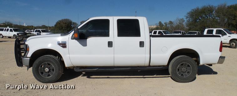 image for item DC2214 2009 Ford F250 Super Duty Crew Cab pickup truck