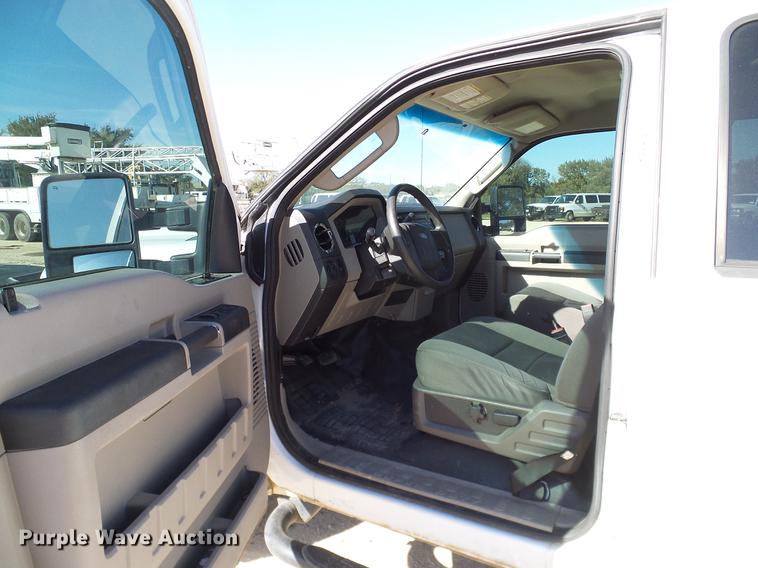 image for item DC2214 2009 Ford F250 Super Duty Crew Cab pickup truck