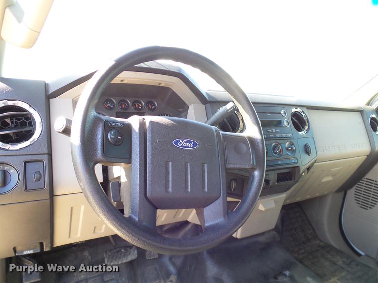 image for item DC2214 2009 Ford F250 Super Duty Crew Cab pickup truck
