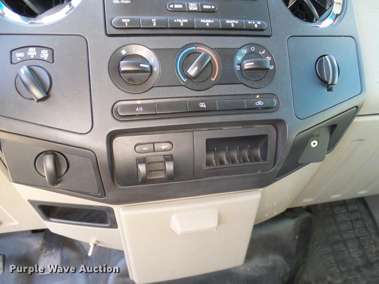 image for item DC2214 2009 Ford F250 Super Duty Crew Cab pickup truck