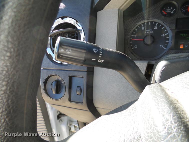 image for item DC2214 2009 Ford F250 Super Duty Crew Cab pickup truck