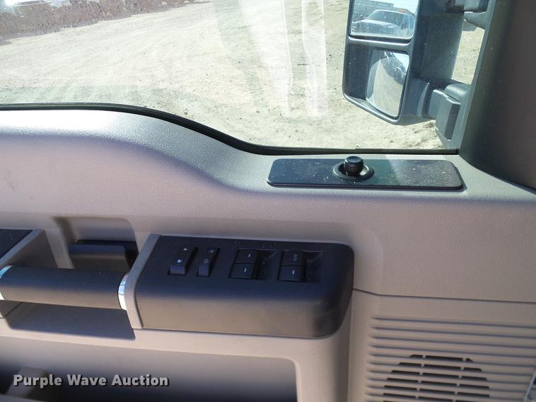 image for item DC2214 2009 Ford F250 Super Duty Crew Cab pickup truck