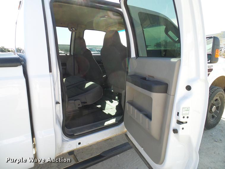 image for item DC2214 2009 Ford F250 Super Duty Crew Cab pickup truck