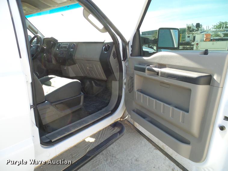 image for item DC2214 2009 Ford F250 Super Duty Crew Cab pickup truck