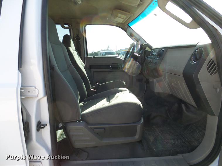 image for item DC2214 2009 Ford F250 Super Duty Crew Cab pickup truck