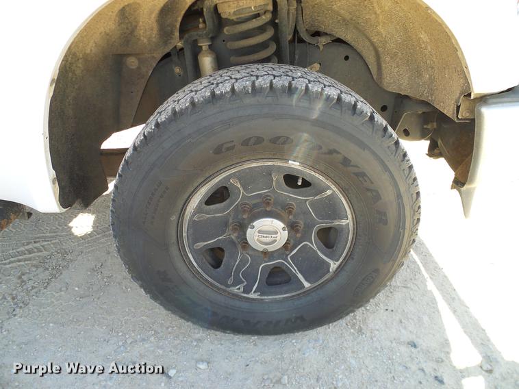 image for item DC2214 2009 Ford F250 Super Duty Crew Cab pickup truck