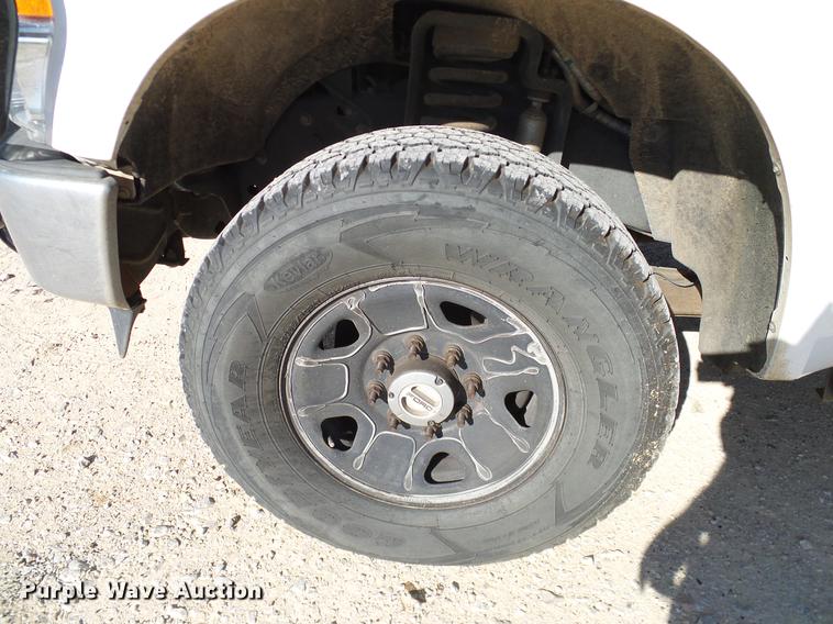 image for item DC2214 2009 Ford F250 Super Duty Crew Cab pickup truck