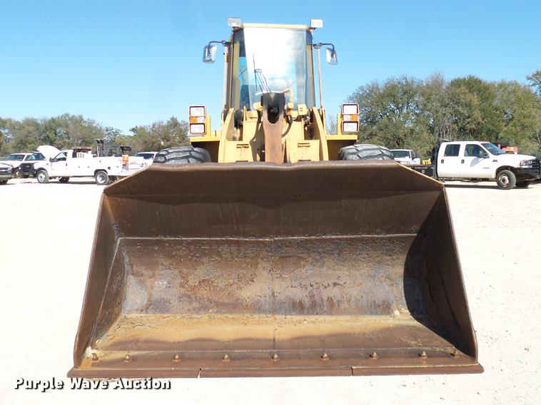 image for item DC2216 Case 821B wheel loader