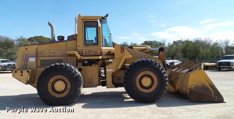 image for item DC2216 Case 821B wheel loader