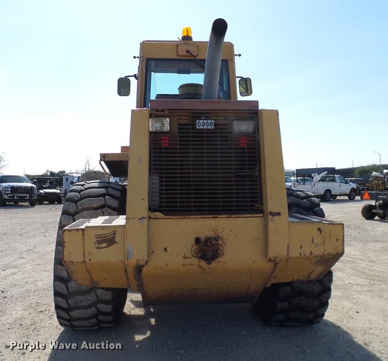 image for item DC2216 Case 821B wheel loader