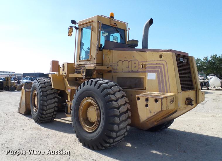 image for item DC2216 Case 821B wheel loader