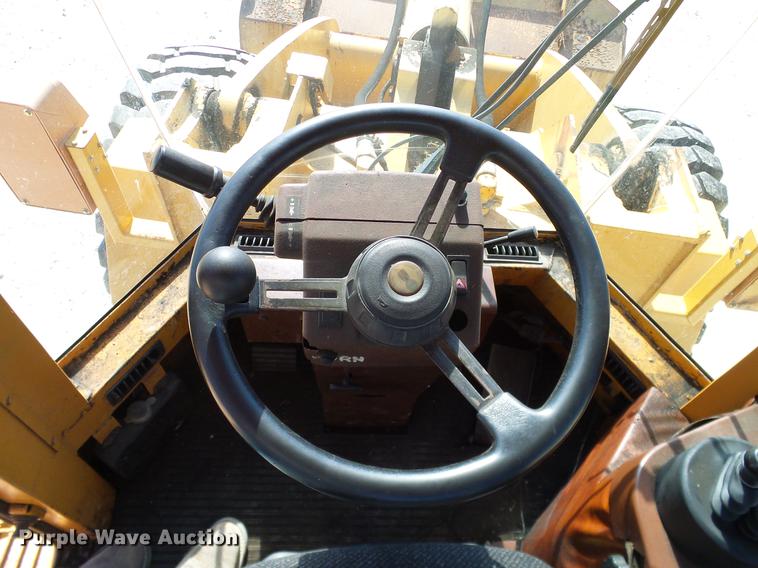 image for item DC2216 Case 821B wheel loader