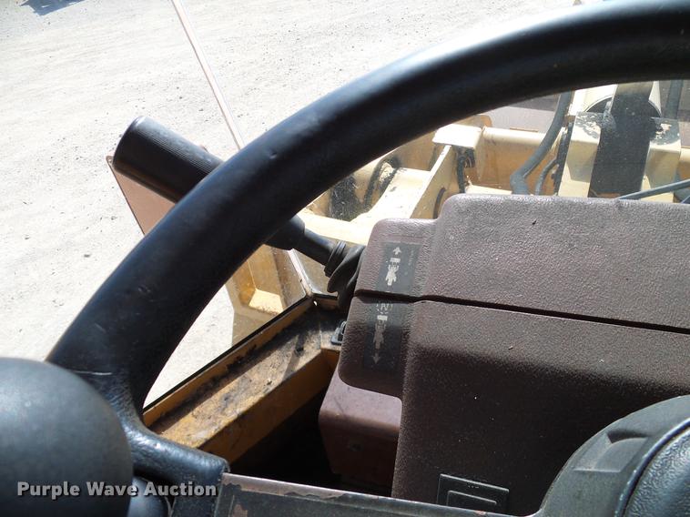 image for item DC2216 Case 821B wheel loader