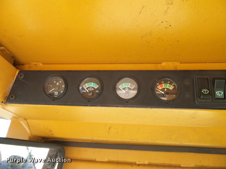 image for item DC2216 Case 821B wheel loader