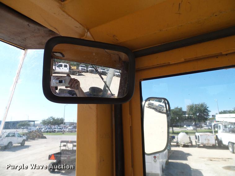 image for item DC2216 Case 821B wheel loader