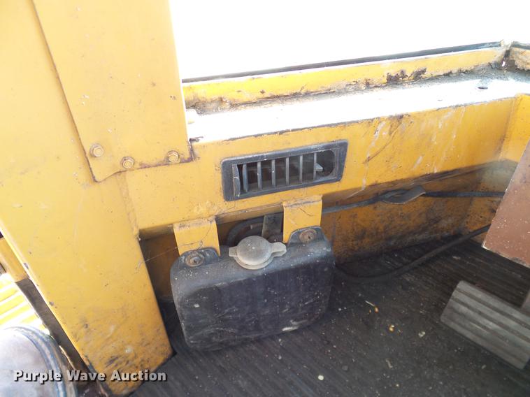 image for item DC2216 Case 821B wheel loader