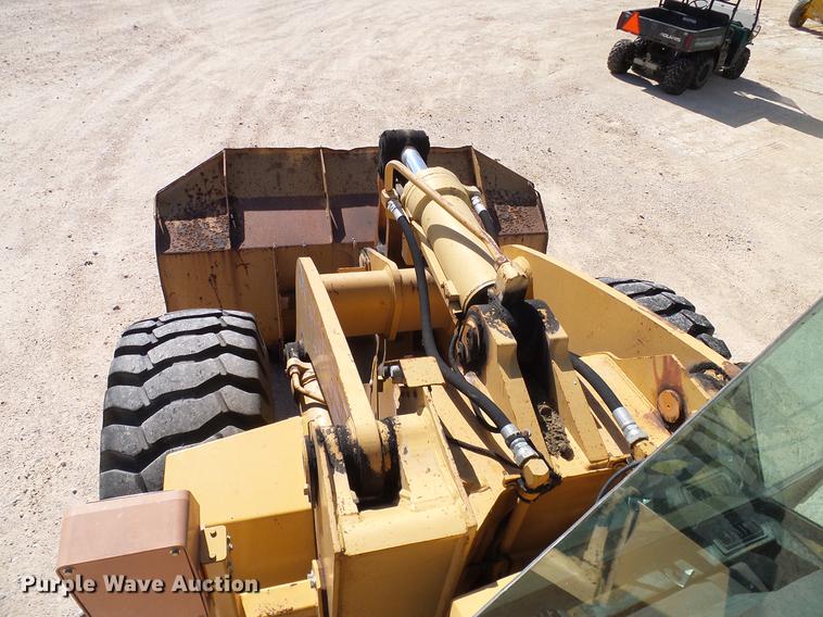 image for item DC2216 Case 821B wheel loader