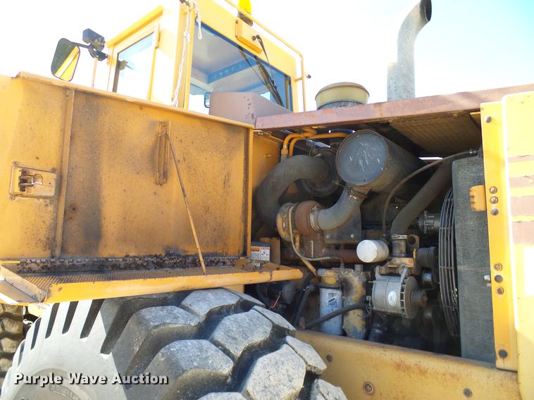 image for item DC2216 Case 821B wheel loader
