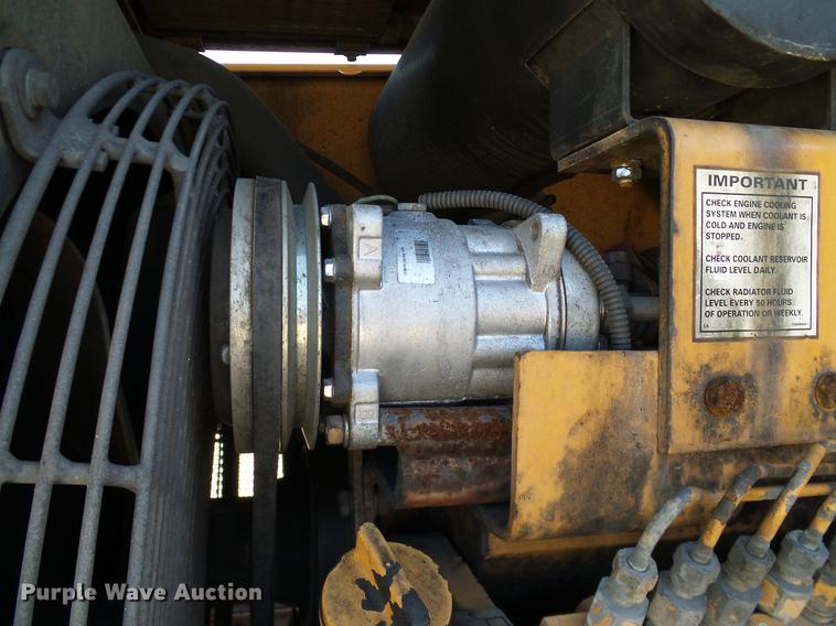 image for item DC2216 Case 821B wheel loader