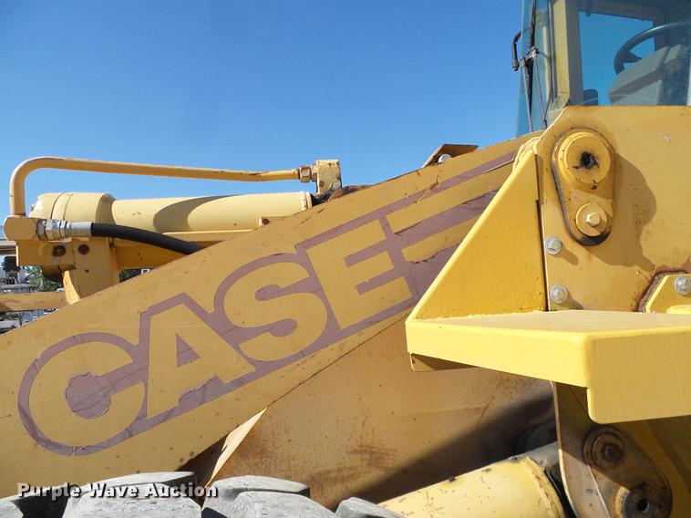 image for item DC2216 Case 821B wheel loader